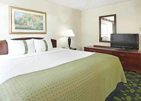 Holiday Inn Jonesboro Room photo