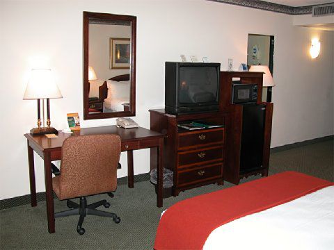 Holiday Inn Jonesboro Room photo