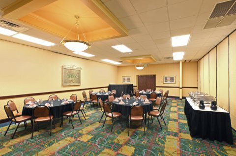 Holiday Inn Jonesboro Restaurant photo